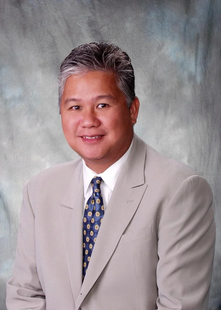 Dr. Renato Ocampo